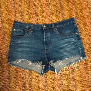 High-waisted Levi shorts
